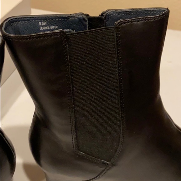 NIB Women’s Black Ankle Boots Size 9.5W - Picture 9 of 9